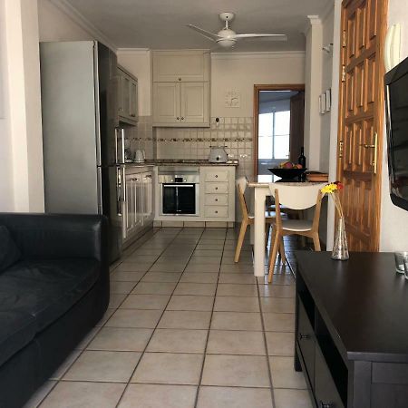Apartamentos El Faro Puerto De Naos Kültér fotó