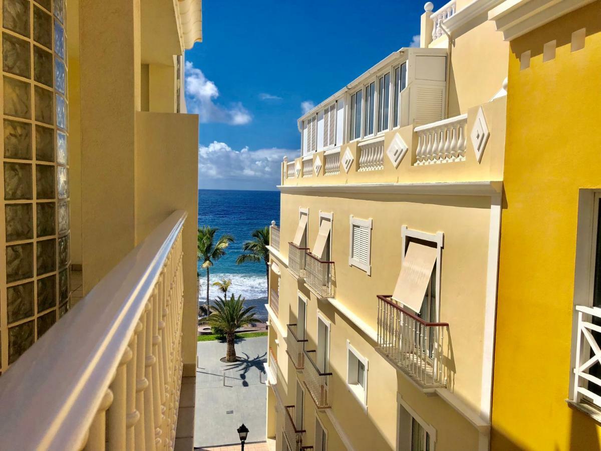 Apartamentos El Faro Puerto De Naos Kültér fotó