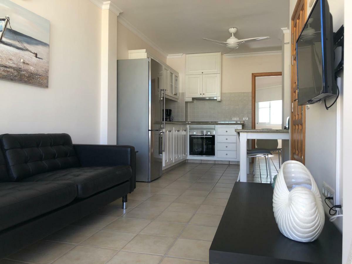 Apartamentos El Faro Puerto De Naos Kültér fotó