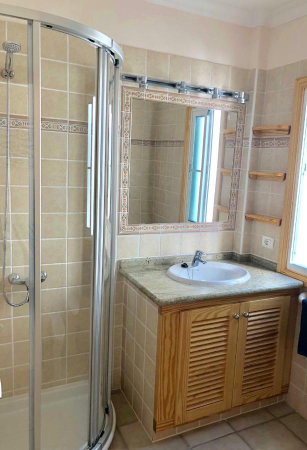 Apartamentos El Faro Puerto De Naos Kültér fotó