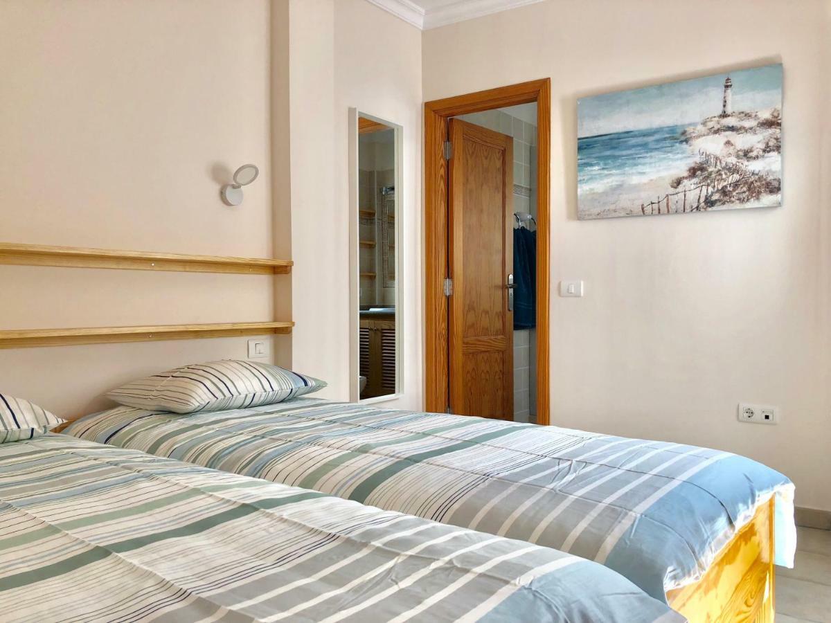 Apartamentos El Faro Puerto De Naos Kültér fotó