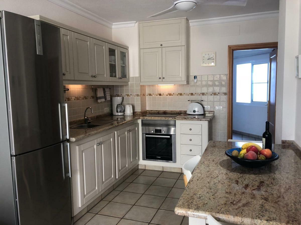 Apartamentos El Faro Puerto De Naos Kültér fotó