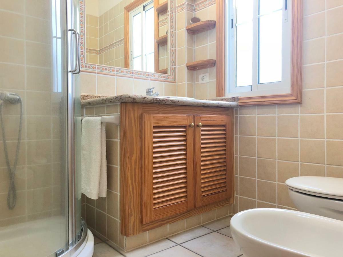 Apartamentos El Faro Puerto De Naos Kültér fotó